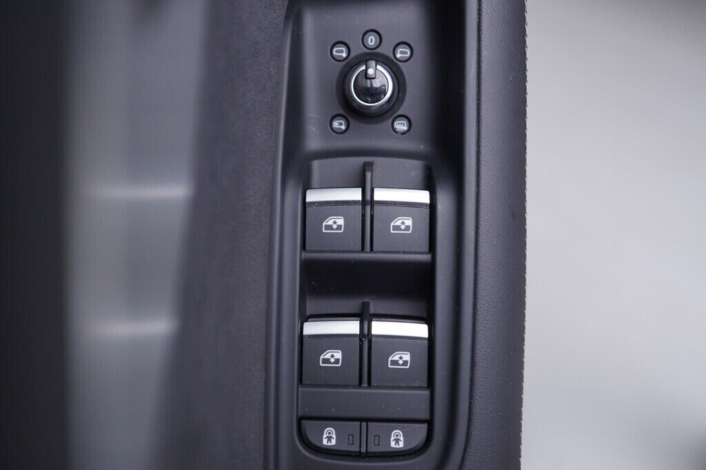 OV190V09627_20.webp_Q7 S-line 3.0 TDI 210 kW automat, DPH