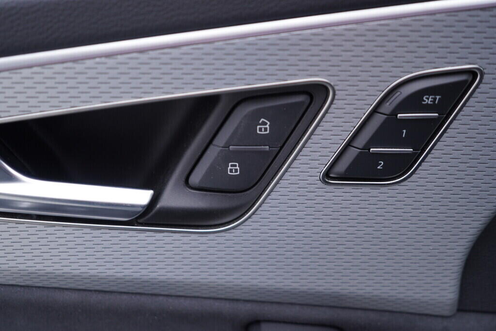 OV190V09627_21.webp_Q7 S-line 3.0 TDI 210 kW automat, DPH