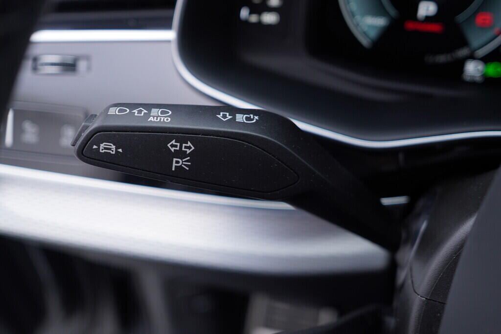 OV190V09627_28.webp_Q7 S-line 3.0 TDI 210 kW automat, DPH