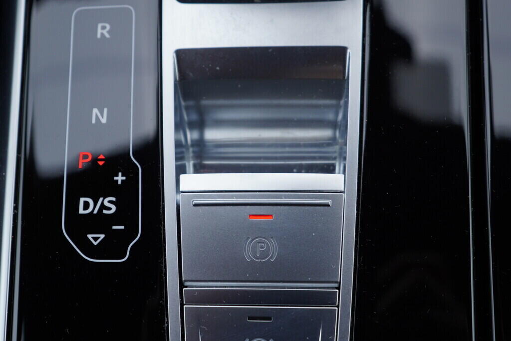 OV190V09627_39.webp_Q7 S-line 3.0 TDI 210 kW automat, DPH