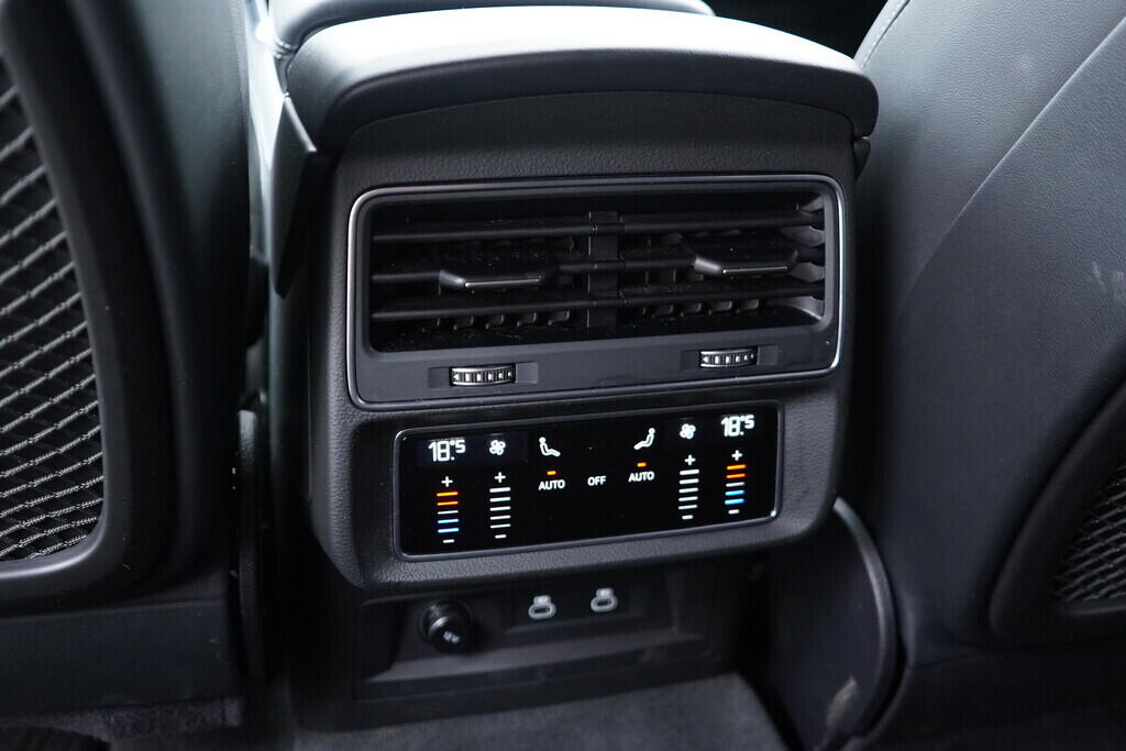 OV190V09627_41.webp_Q7 S-line 3.0 TDI 210 kW automat, DPH