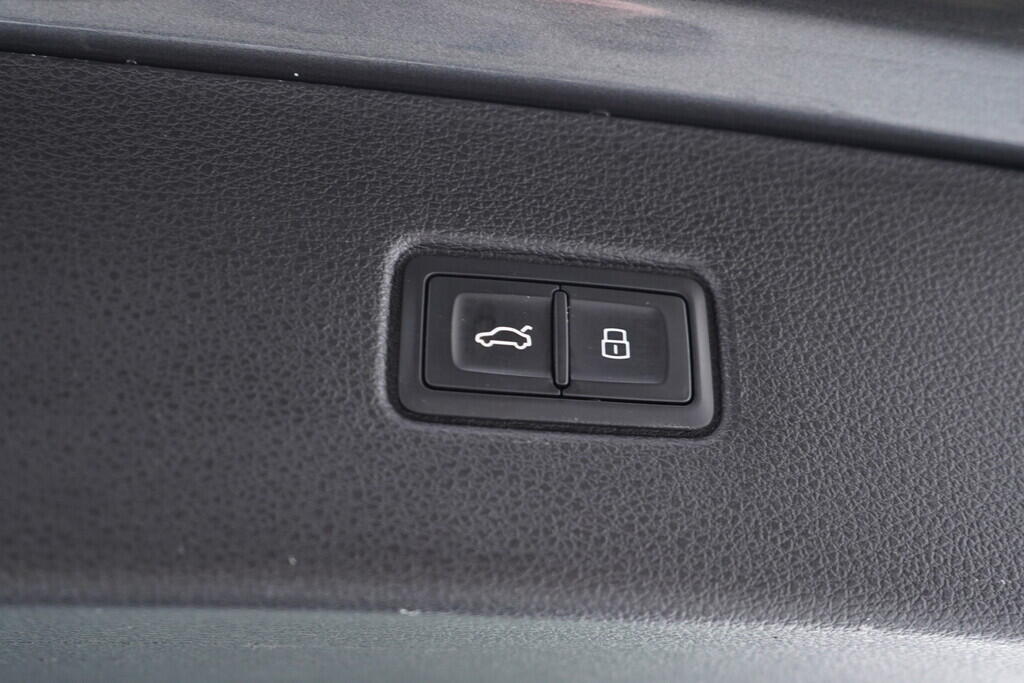 OV190V09627_43.webp_Q7 S-line 3.0 TDI 210 kW automat, DPH