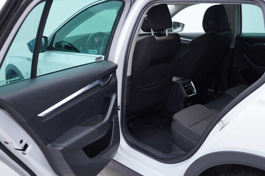 OV190V09628_38.webp_OCTAVIA Scout 2.0 TDI 110 kW automat, DPH