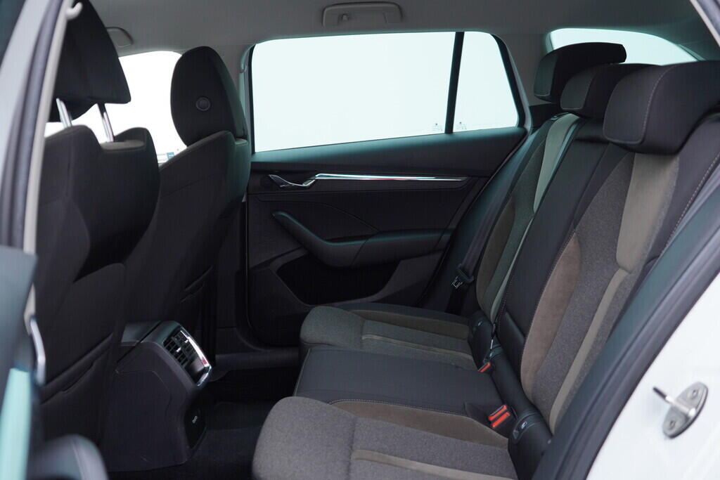 OV190V09628_40.webp_OCTAVIA Scout 2.0 TDI 110 kW automat, DPH