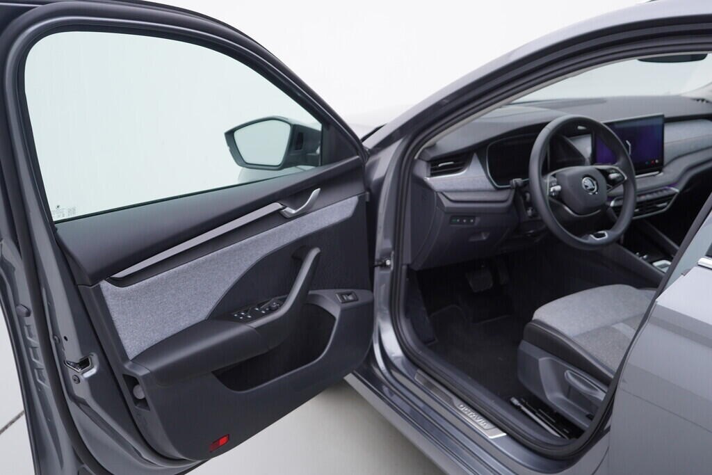 OV190V09632_18.webp_OCTAVIA Top Selection 2.0 TDI 110 kW automat, DPH