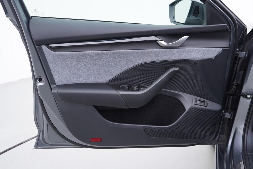 OV190V09632_19.webp_OCTAVIA Top Selection 2.0 TDI 110 kW automat, DPH