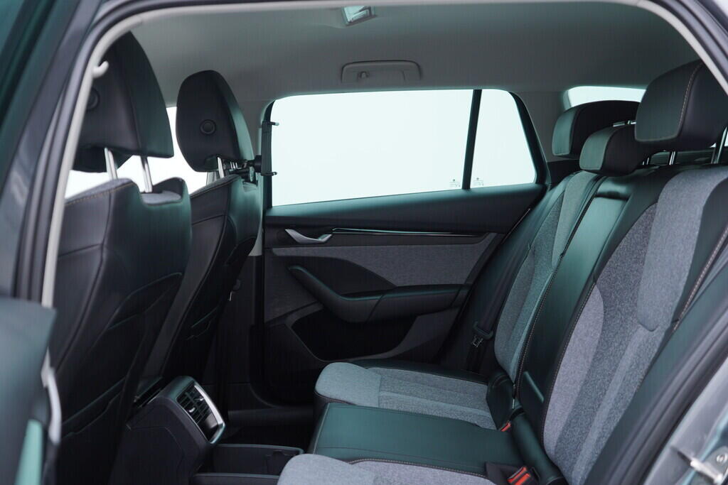 OV190V09632_39.webp_OCTAVIA Top Selection 2.0 TDI 110 kW automat, DPH