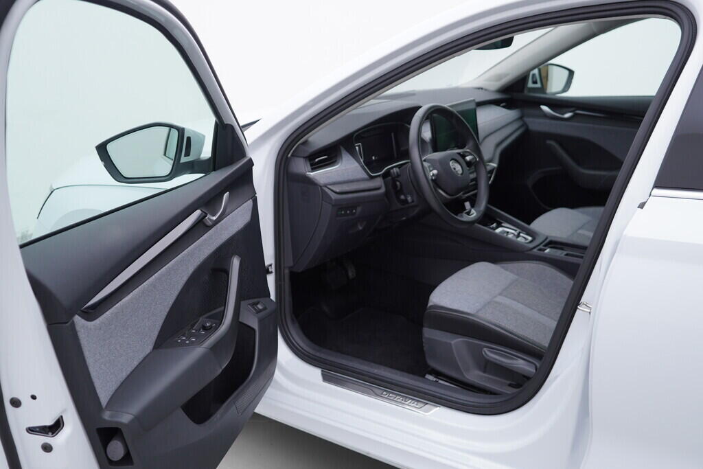 OV190V09634_18.webp_OCTAVIA Top Selection 2.0 TDI 110 kW automat, DPH