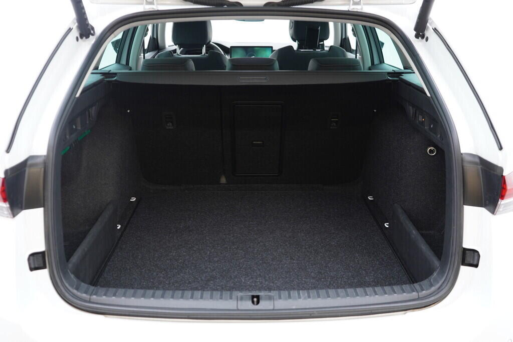 OV190V09634_40.webp_OCTAVIA Top Selection 2.0 TDI 110 kW automat, DPH