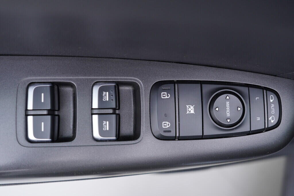 OV190V09635_20.webp_SPORTAGE Exclusive 1.6 CRDI 100 kW automat