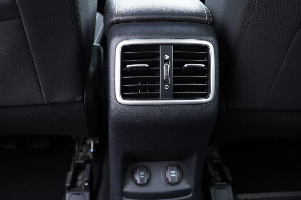 OV190V09635_36.webp_SPORTAGE Exclusive 1.6 CRDI 100 kW automat