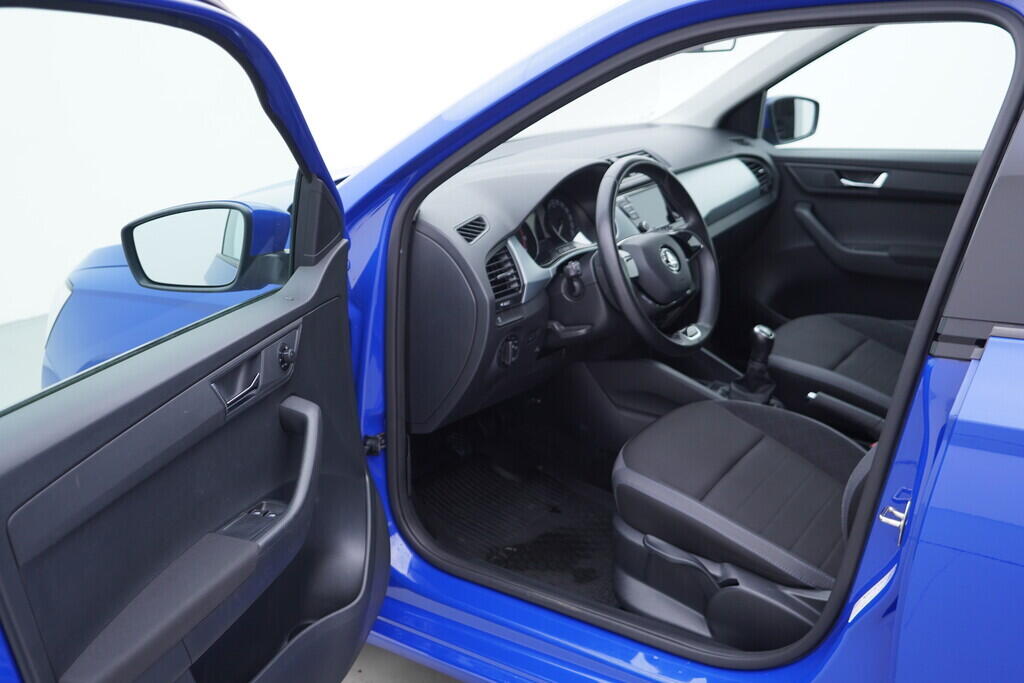 OV190V09636_18.webp_FABIA Ambition 1.0 TSI 70 kW manuál, DPH