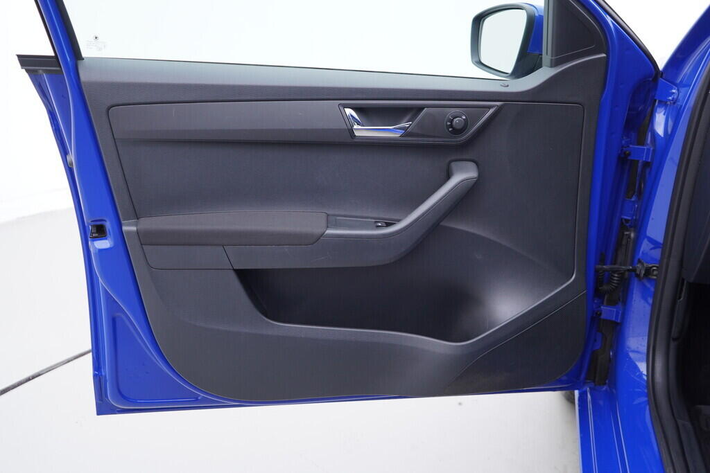 OV190V09636_19.webp_FABIA Ambition 1.0 TSI 70 kW manuál, DPH