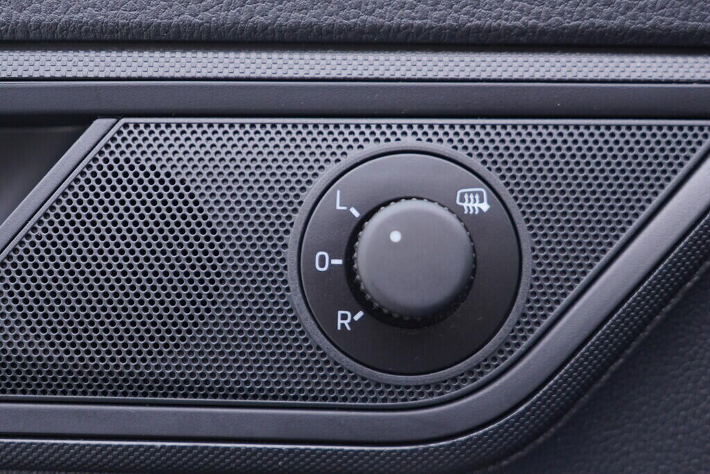 OV190V09636_21.webp_FABIA Ambition 1.0 TSI 70 kW manuál, DPH