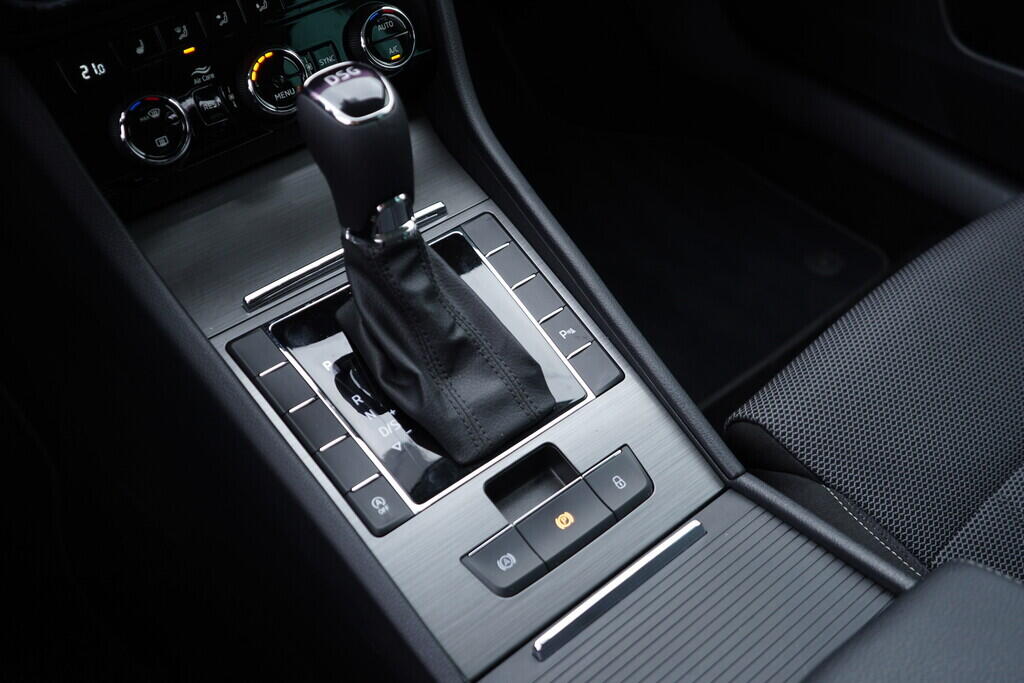 OV190V09637_35.webp_SUPERB Style 2.0 TDI 110 kW automat, DPH