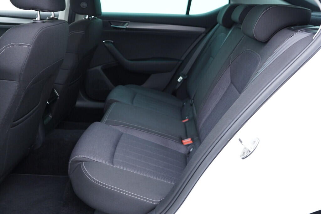 OV190V09637_38.webp_SUPERB Style 2.0 TDI 110 kW automat, DPH