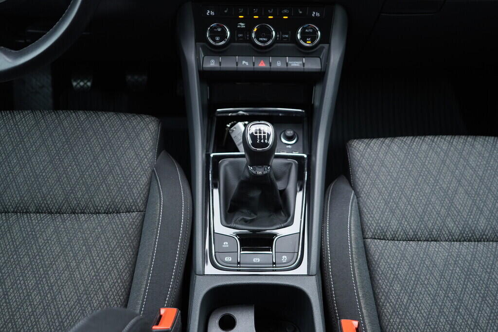 OV190V09640_32.webp_KAROQ Style 1.0 TSI 81 kW manuál