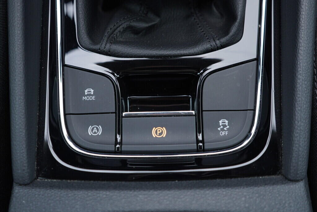 OV190V09640_33.webp_KAROQ Style 1.0 TSI 81 kW manuál