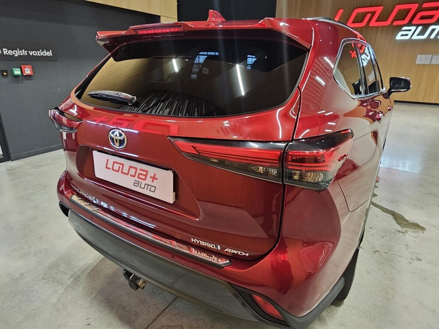 OV190V09641_11.webp_101158 Prestige 2.5 AWD-i 140 kW automat, DPH