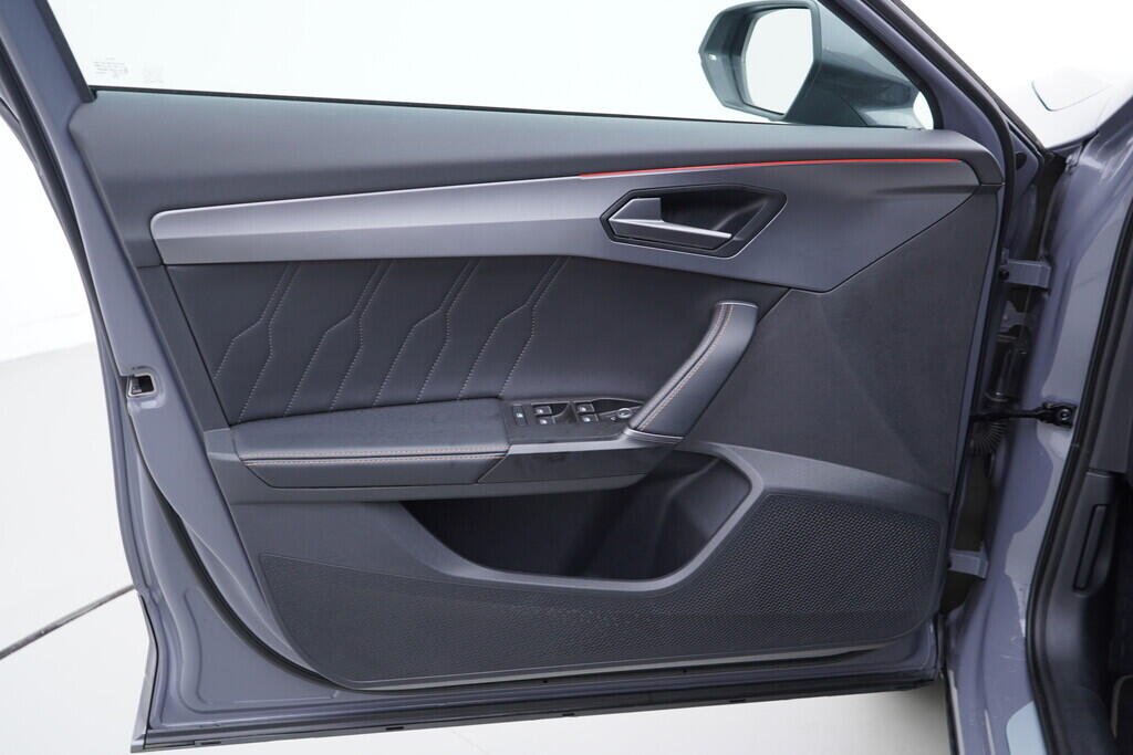 OV190V09642_19.webp_FORMENTOR  1.5  110 kW manuál, DPH