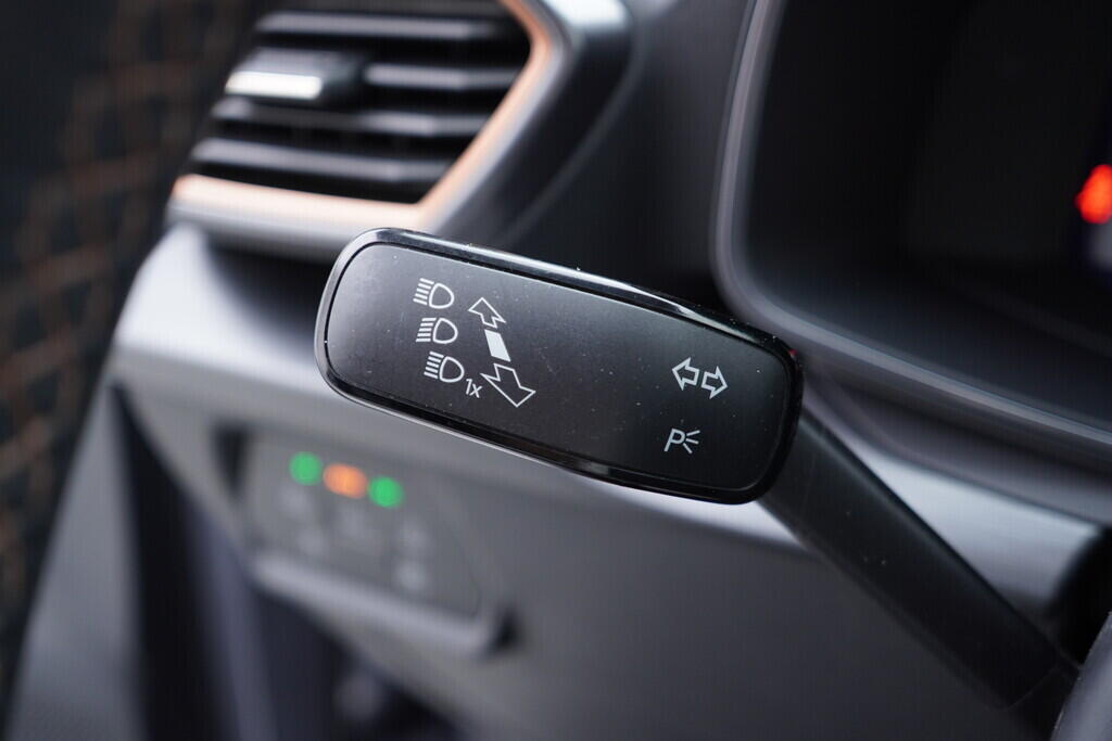 OV190V09642_23.webp_FORMENTOR  1.5  110 kW manuál, DPH