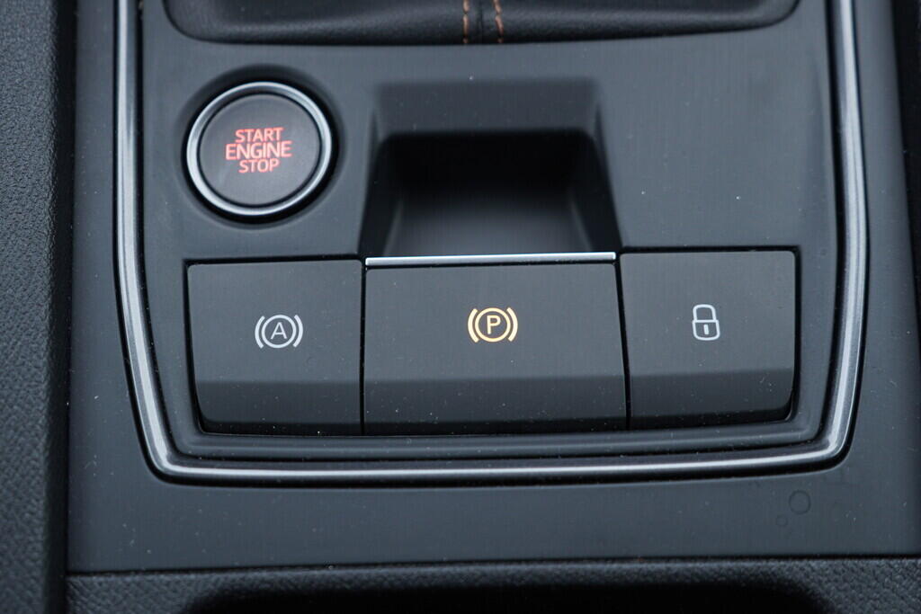 OV190V09642_34.webp_FORMENTOR  1.5  110 kW manuál, DPH