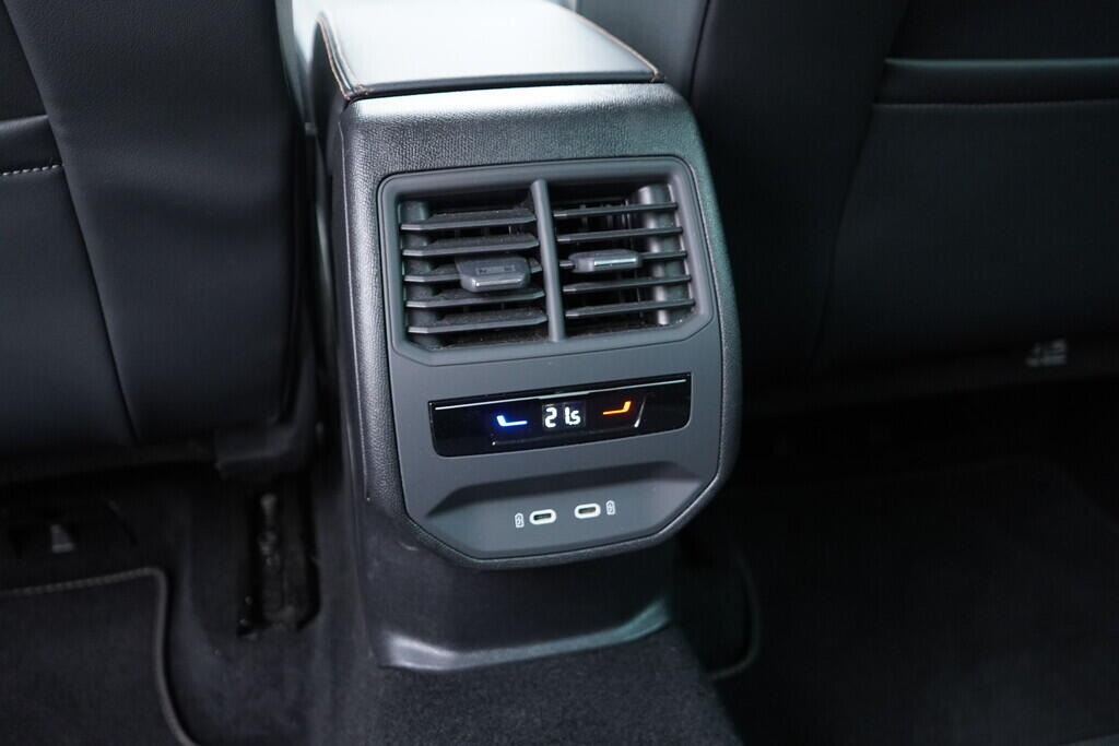 OV190V09642_36.webp_FORMENTOR  1.5  110 kW manuál, DPH