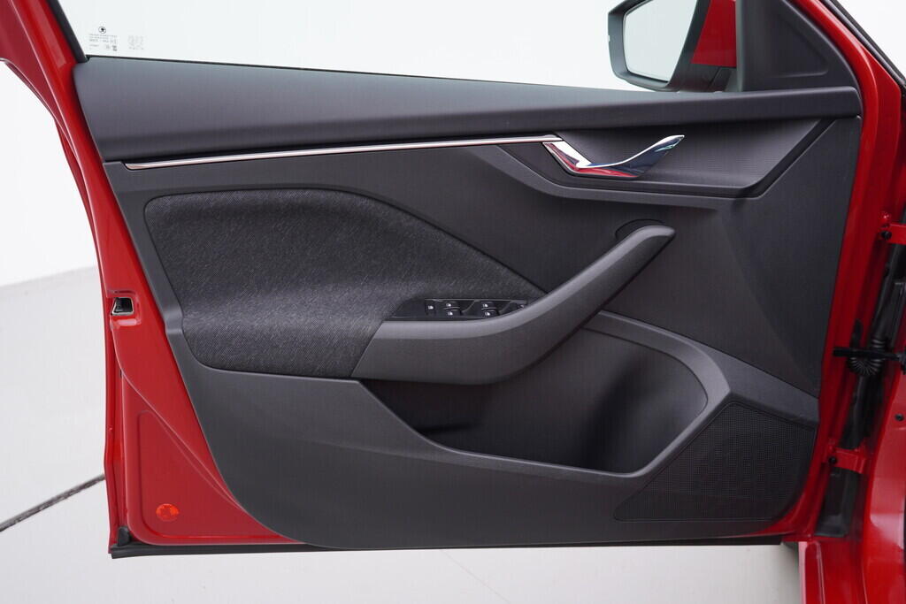 OV190V09650_19.webp_SCALA Top Selection 1.0 TSI 110 kW automat, DPH