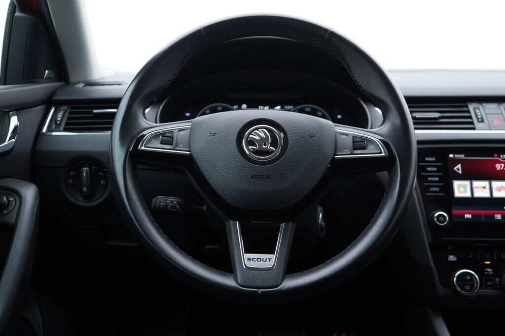 OV190V09654_30.webp_OCTAVIA Scout 2.0 TSI 140 kW automat, DPH