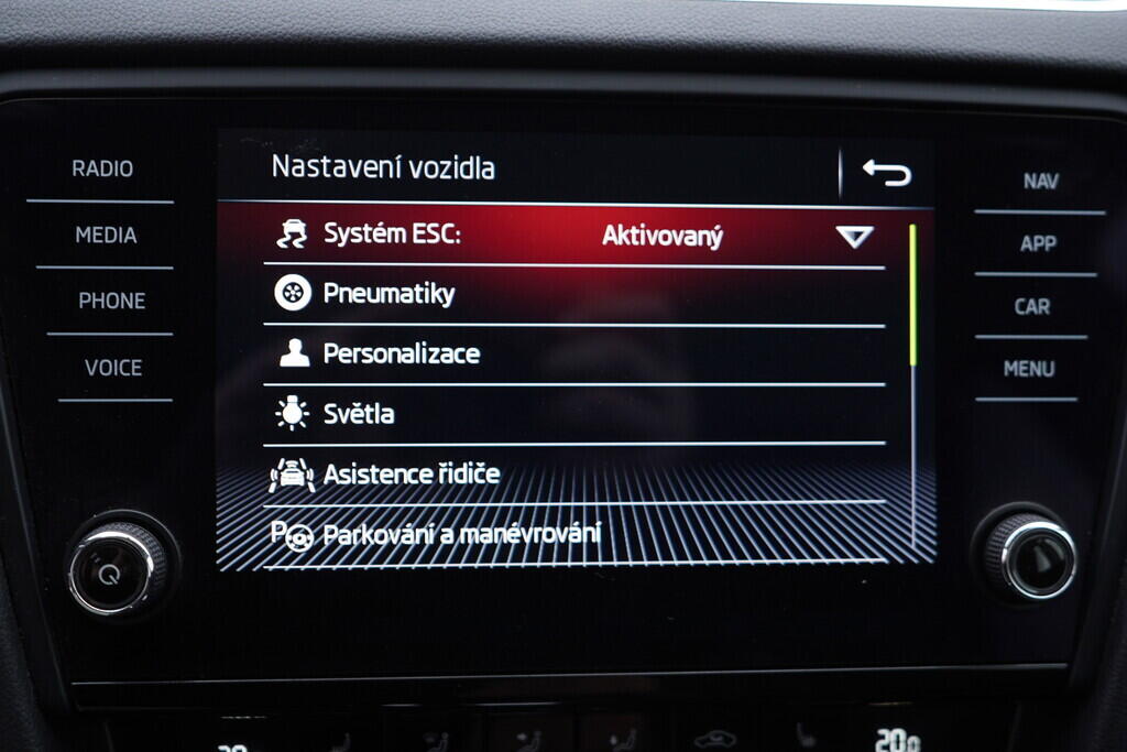 OV190V09654_33.webp_OCTAVIA Scout 2.0 TSI 140 kW automat, DPH