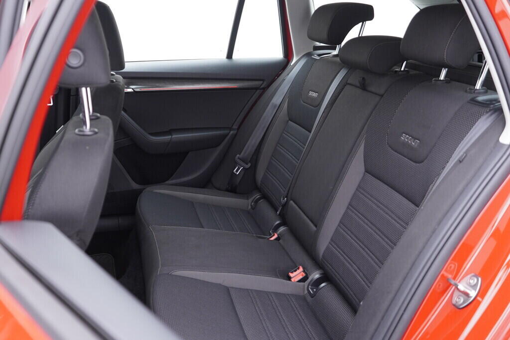 OV190V09654_40.webp_OCTAVIA Scout 2.0 TSI 140 kW automat, DPH