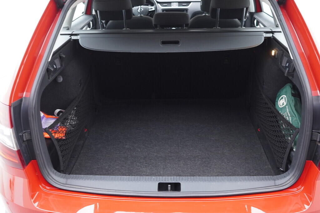 OV190V09654_41.webp_OCTAVIA Scout 2.0 TSI 140 kW automat, DPH