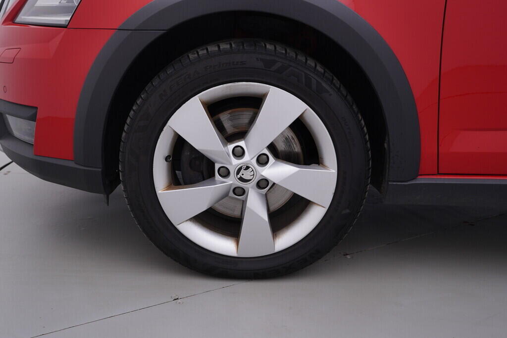 OV190V09654_46.webp_OCTAVIA Scout 2.0 TSI 140 kW automat, DPH