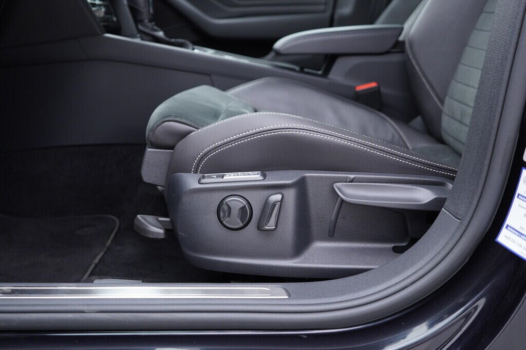 OV190V09655_21.webp_PASSAT VARIANT Elegance 2.0 TDI 110 kW automat, DPH