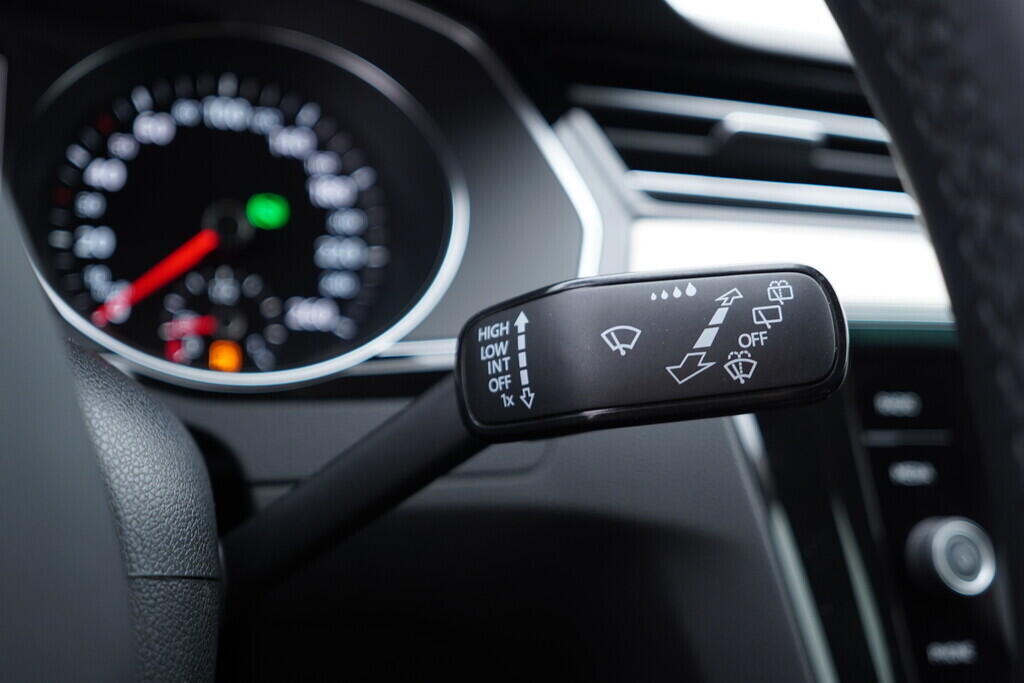 OV190V09655_25.webp_PASSAT VARIANT Elegance 2.0 TDI 110 kW automat, DPH