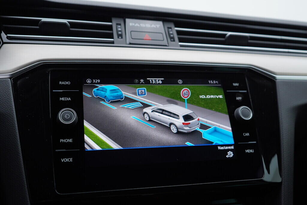 OV190V09655_32.webp_PASSAT VARIANT Elegance 2.0 TDI 110 kW automat, DPH