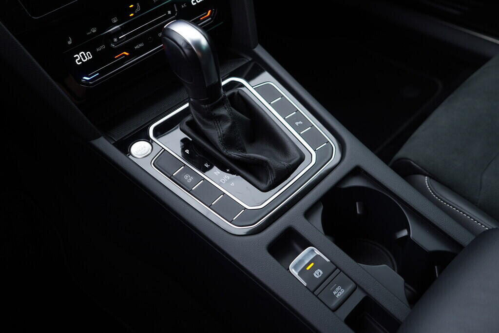 OV190V09655_34.webp_PASSAT VARIANT Elegance 2.0 TDI 110 kW automat, DPH