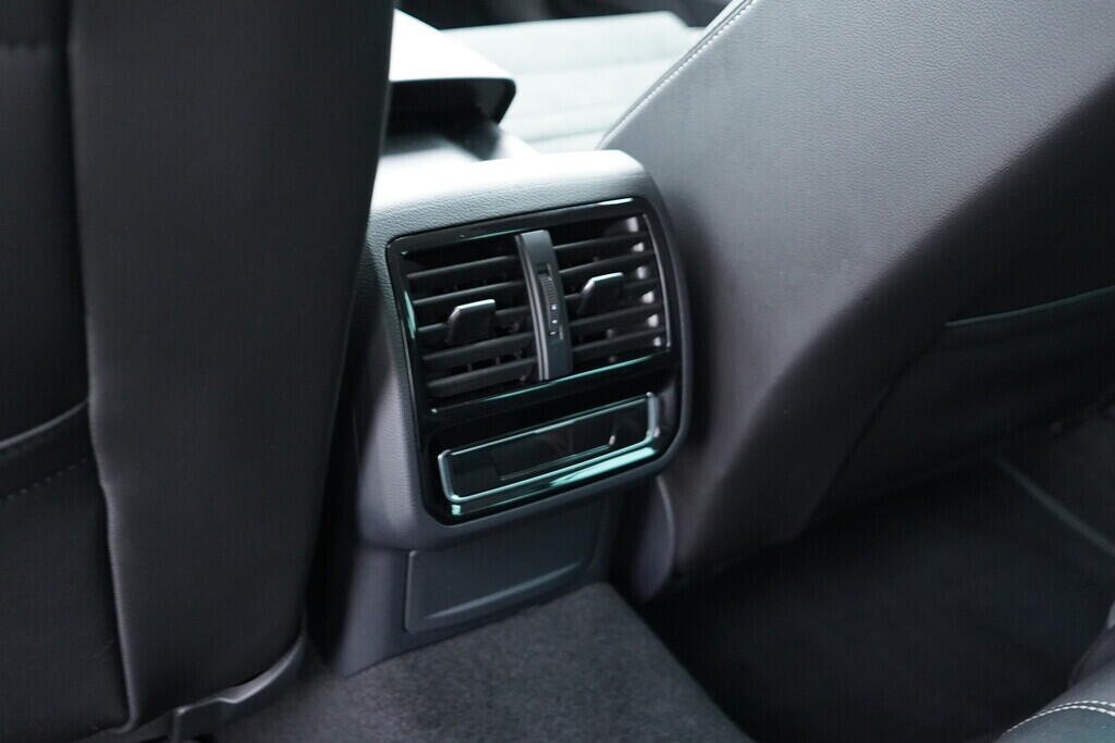 OV190V09655_36.webp_PASSAT VARIANT Elegance 2.0 TDI 110 kW automat, DPH