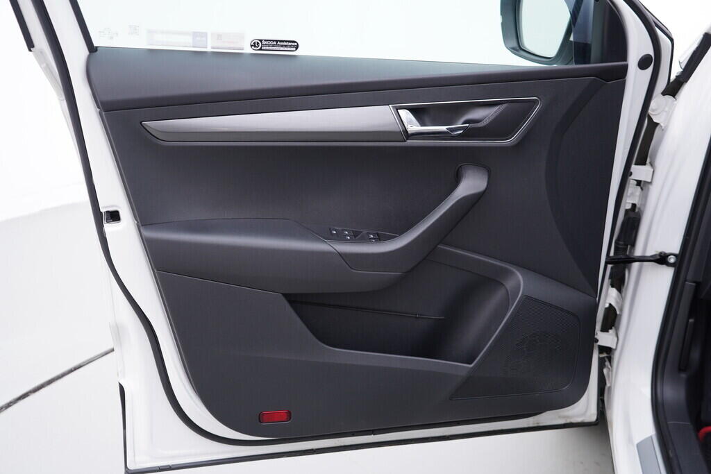 OV190V09657_19.webp_KAROQ Edition 100 1.6 TDI 85 kW manuál