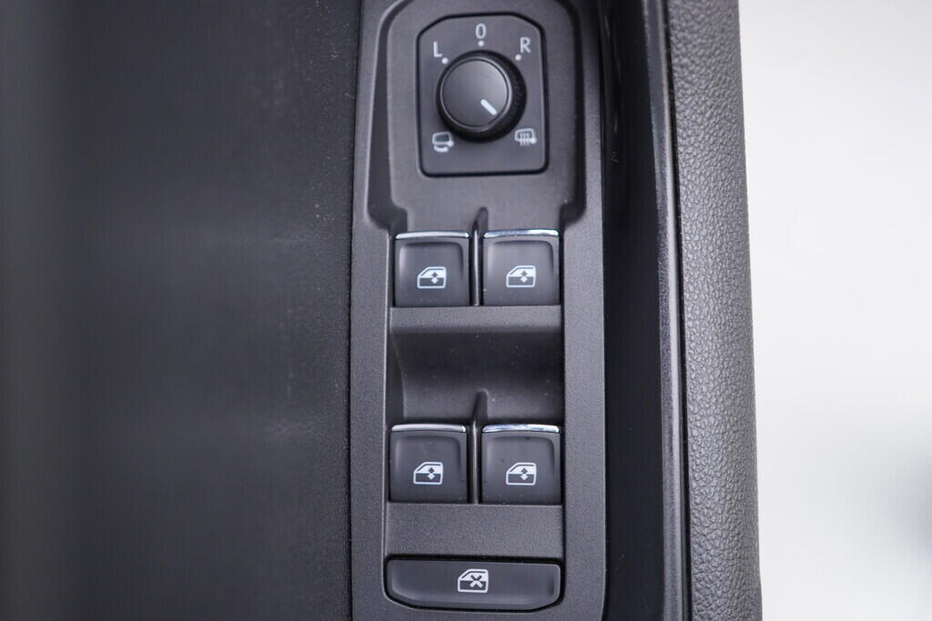 OV190V09657_20.webp_KAROQ Edition 100 1.6 TDI 85 kW manuál