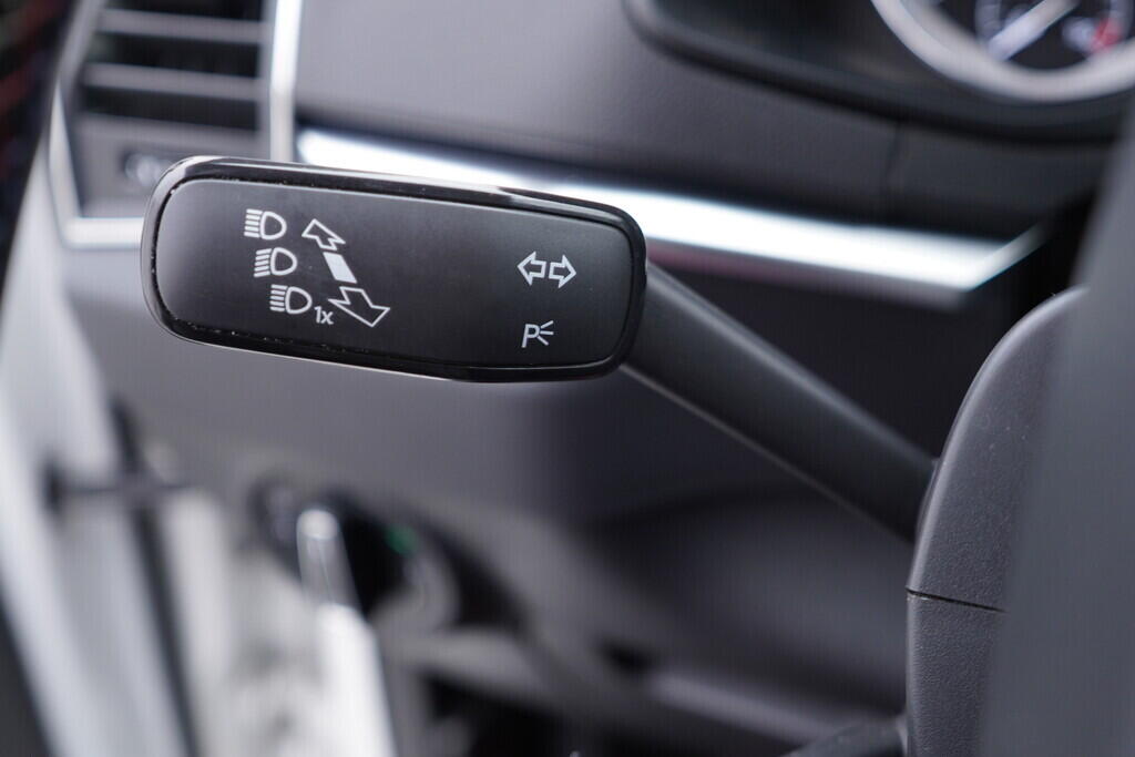 OV190V09657_23.webp_KAROQ Edition 100 1.6 TDI 85 kW manuál