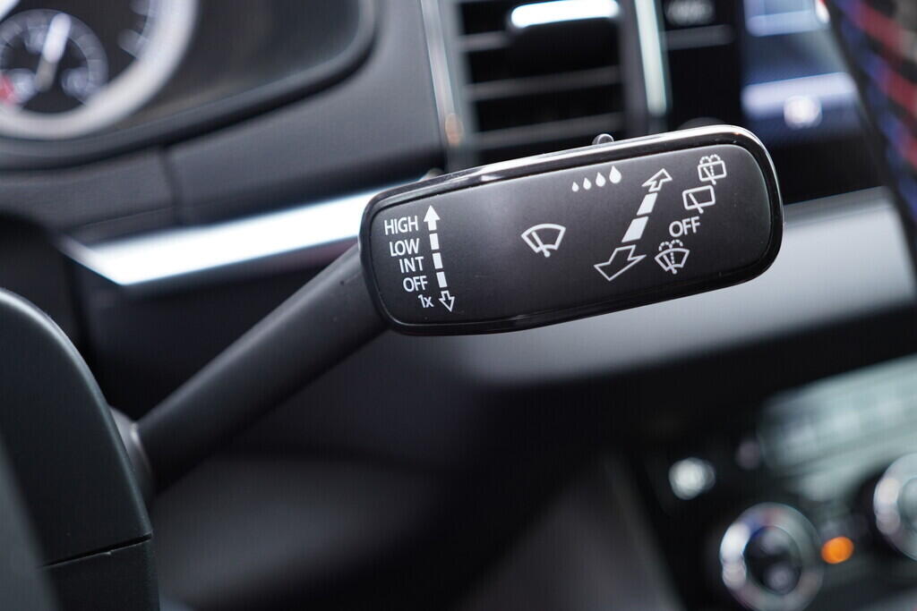 OV190V09657_25.webp_KAROQ Edition 100 1.6 TDI 85 kW manuál