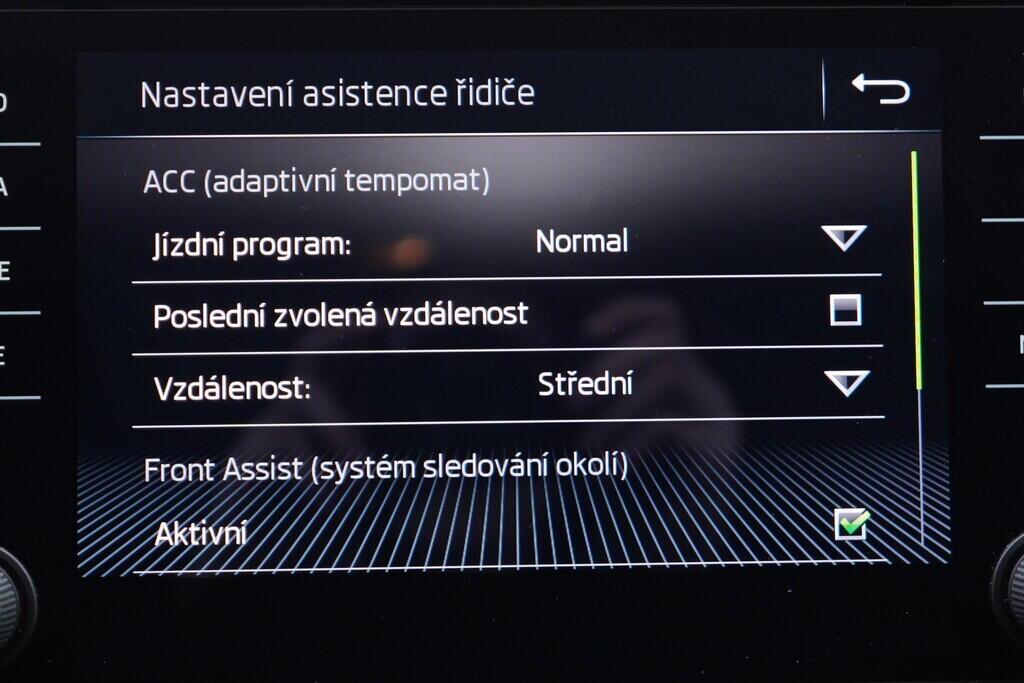 OV190V09657_29.webp_KAROQ Edition 100 1.6 TDI 85 kW manuál