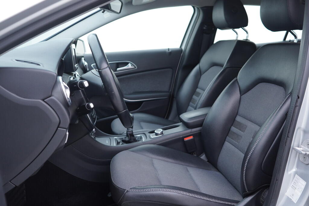 OV190V09659_22.webp_GLA Style 1.6  115 kW manuál