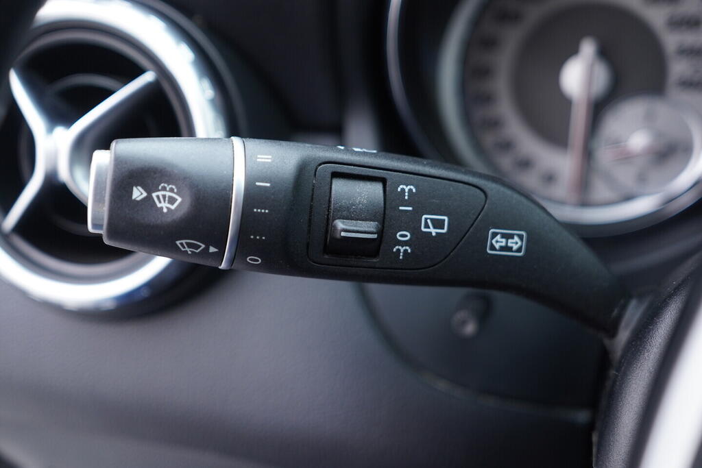 OV190V09659_23.webp_GLA Style 1.6  115 kW manuál