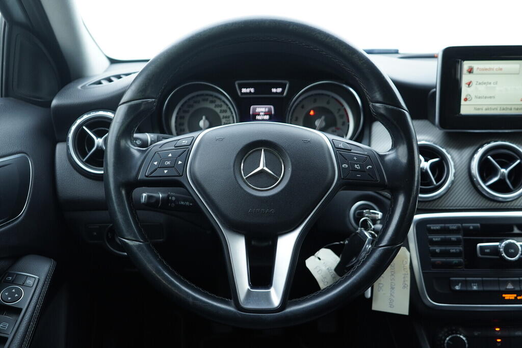 OV190V09659_26.webp_GLA Style 1.6  115 kW manuál