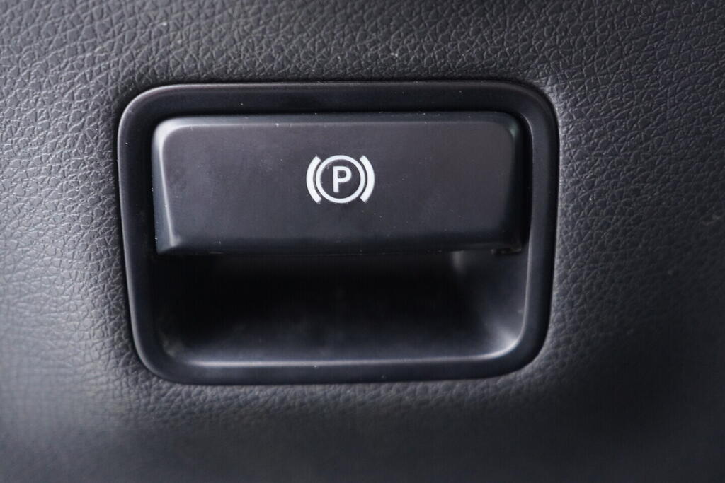 OV190V09659_33.webp_GLA Style 1.6  115 kW manuál