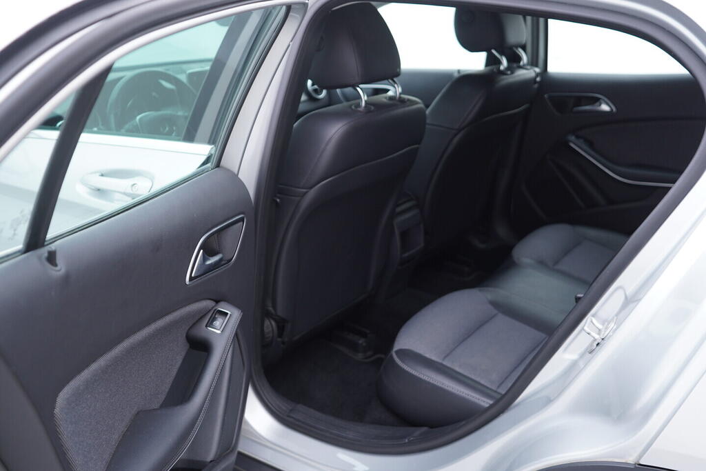 OV190V09659_34.webp_GLA Style 1.6  115 kW manuál