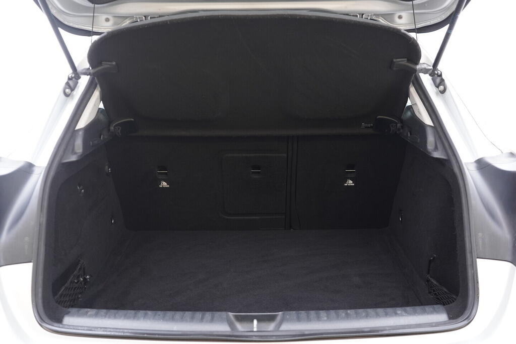 OV190V09659_36.webp_GLA Style 1.6  115 kW manuál