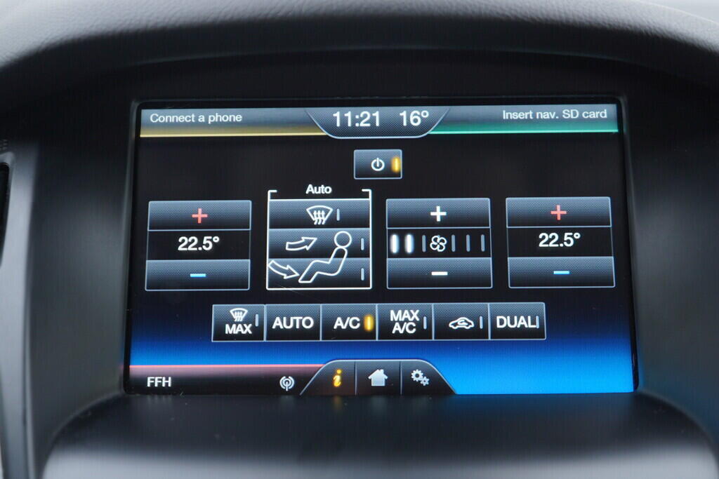 OV190V09661_29.webp_FOCUS Titanium 1.5  110 kW manuál